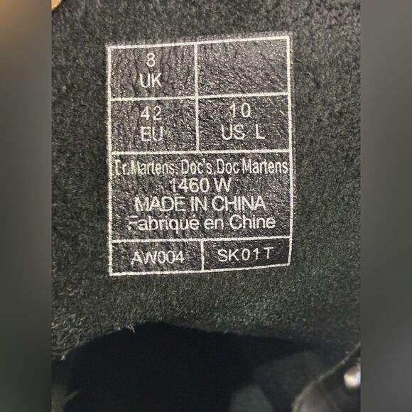 Dr. Martens Black Smooth Leather 8 Eye Lace-Up Boots Women’s 10 US Like New - Picture 8 of 9